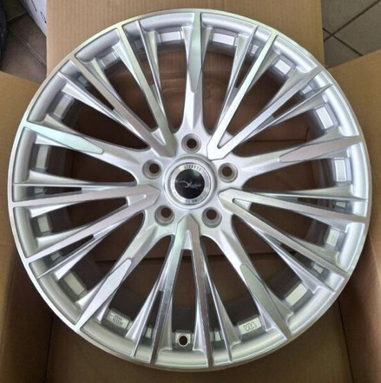 Диск Lizardo Xh304 18x7.5 5x114.3 ET49.5 DIA67.1 SMF