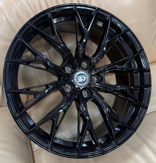 Диск Iwheel Ivf-3243 18x8 5x108 ET35 DIA73.1 B